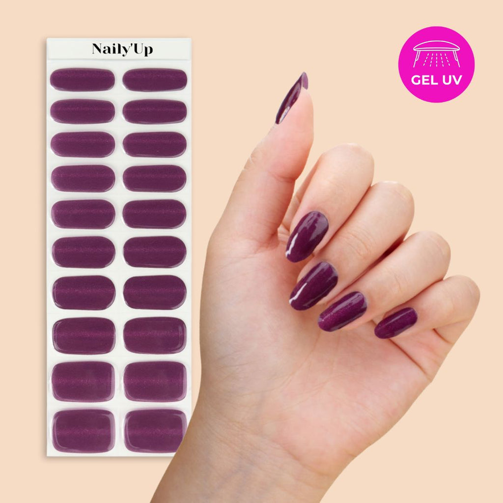 ongle en gel - Aubergine Cat Eye